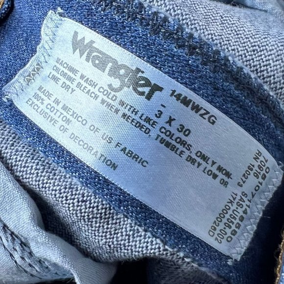 Wrangler Cowboy Cut Slim Fit Dark Blue Distressed Ripped Cut Off Shorts Size 3 - Picture 3 of 7